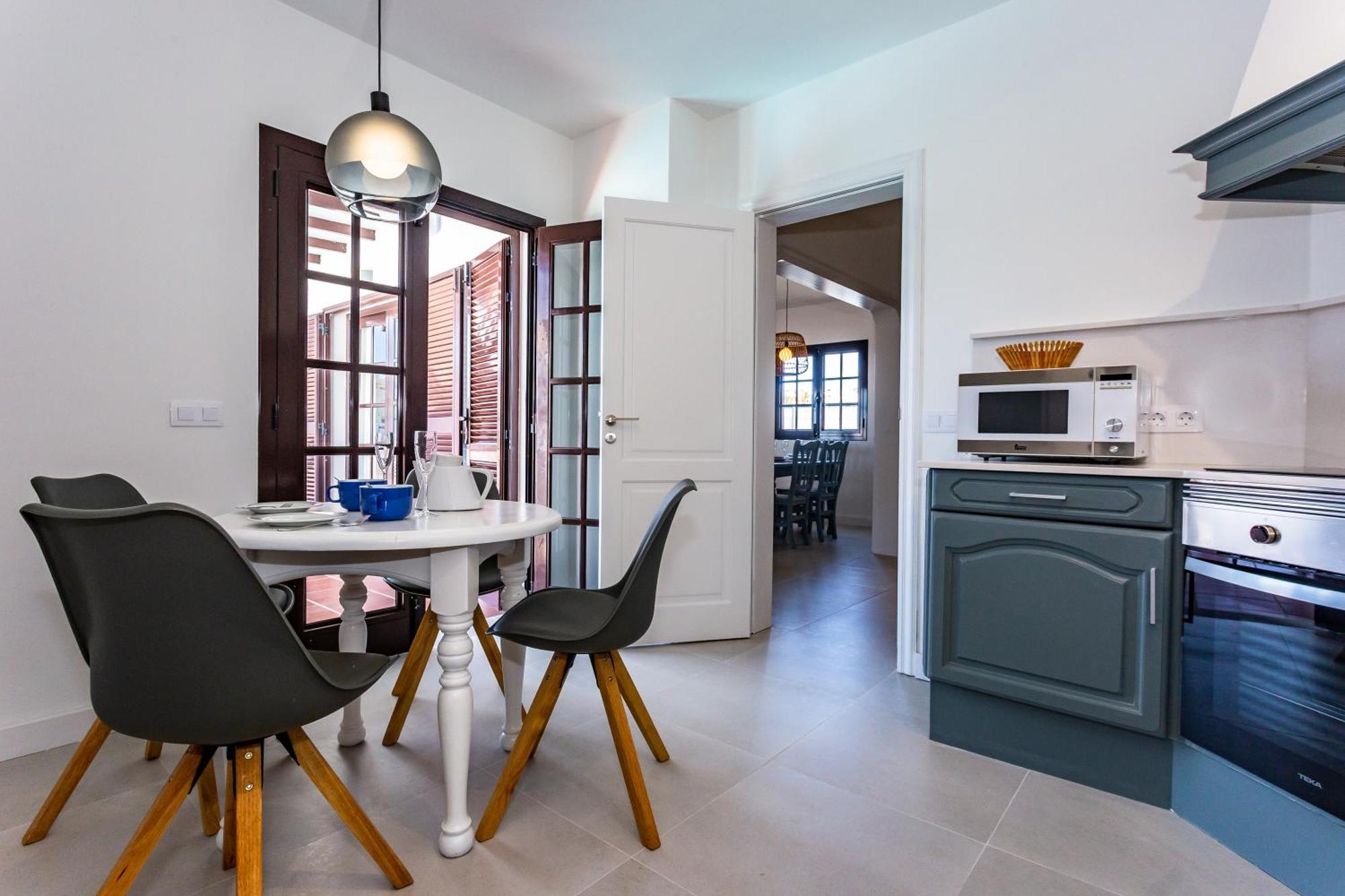 Villa Tara Тиас Экстерьер фото